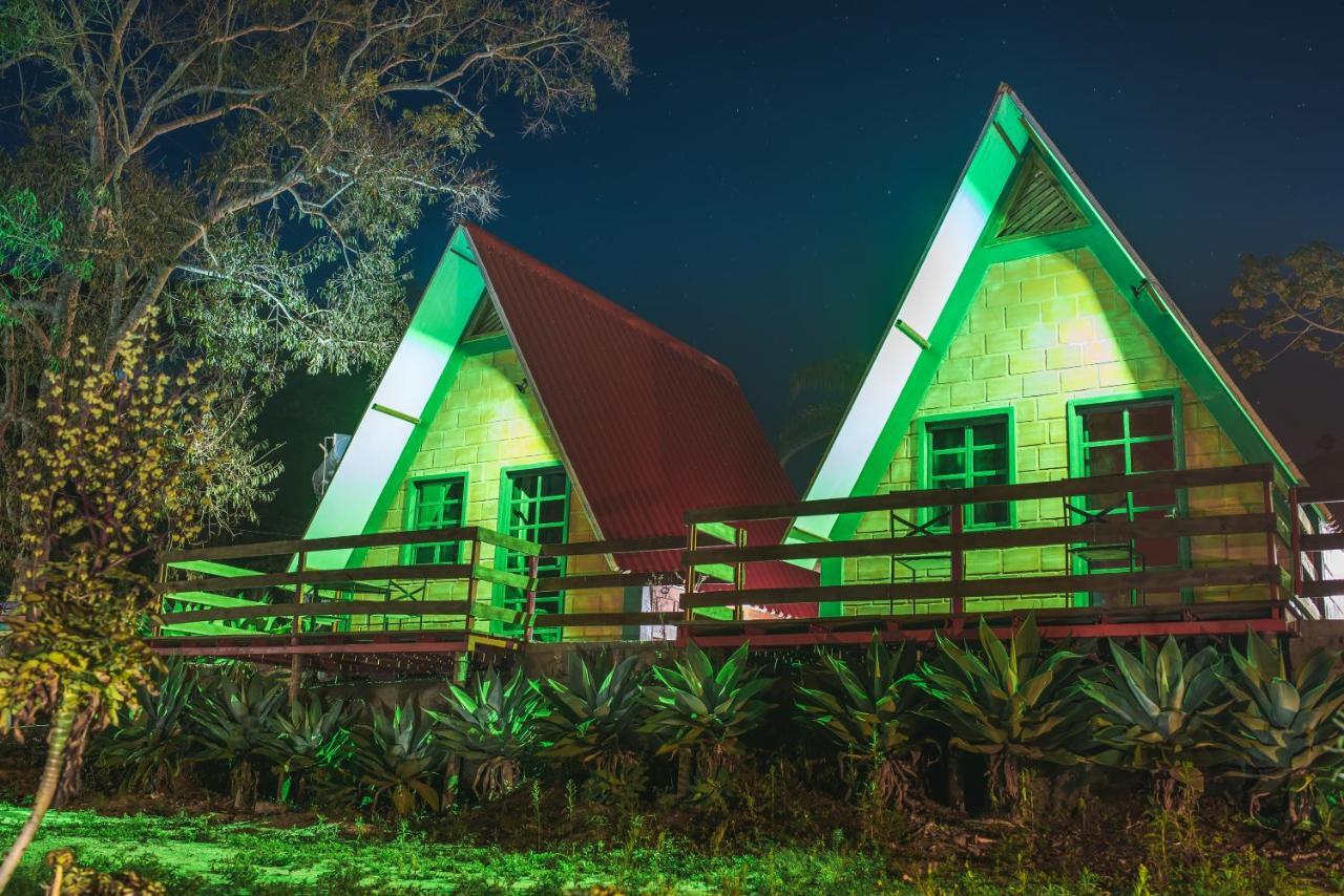 Pousada Recanto Da Lua Hotel Caparao Velho ภายนอก รูปภาพ